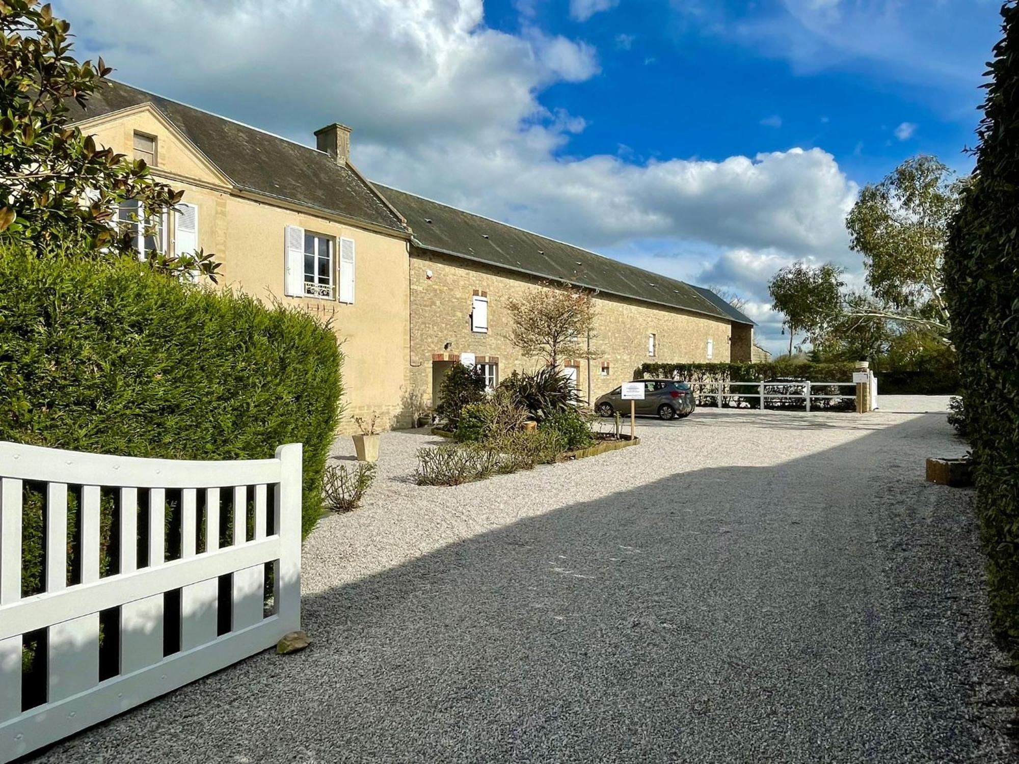 Les Chambres D'Omaha Beach Etablissement Avec Deux Chambres D'Hotes, Petit-Dejeuner Compris Fait-Maison Et Produits Locaux ヴィエルヴィル・シュル・メール エクステリア 写真