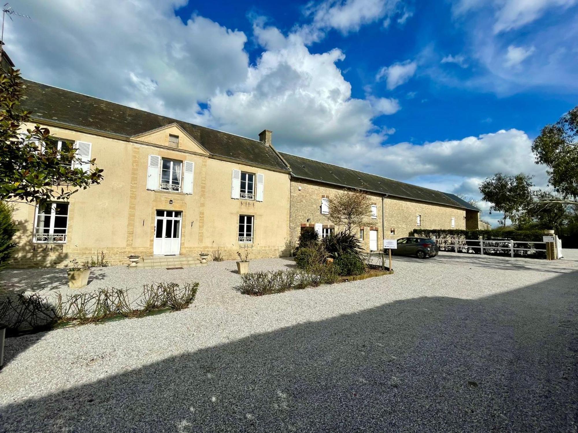 Les Chambres D'Omaha Beach Etablissement Avec Deux Chambres D'Hotes, Petit-Dejeuner Compris Fait-Maison Et Produits Locaux ヴィエルヴィル・シュル・メール エクステリア 写真